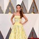 Alicia Vikander at the Oscars 2016 red carpet