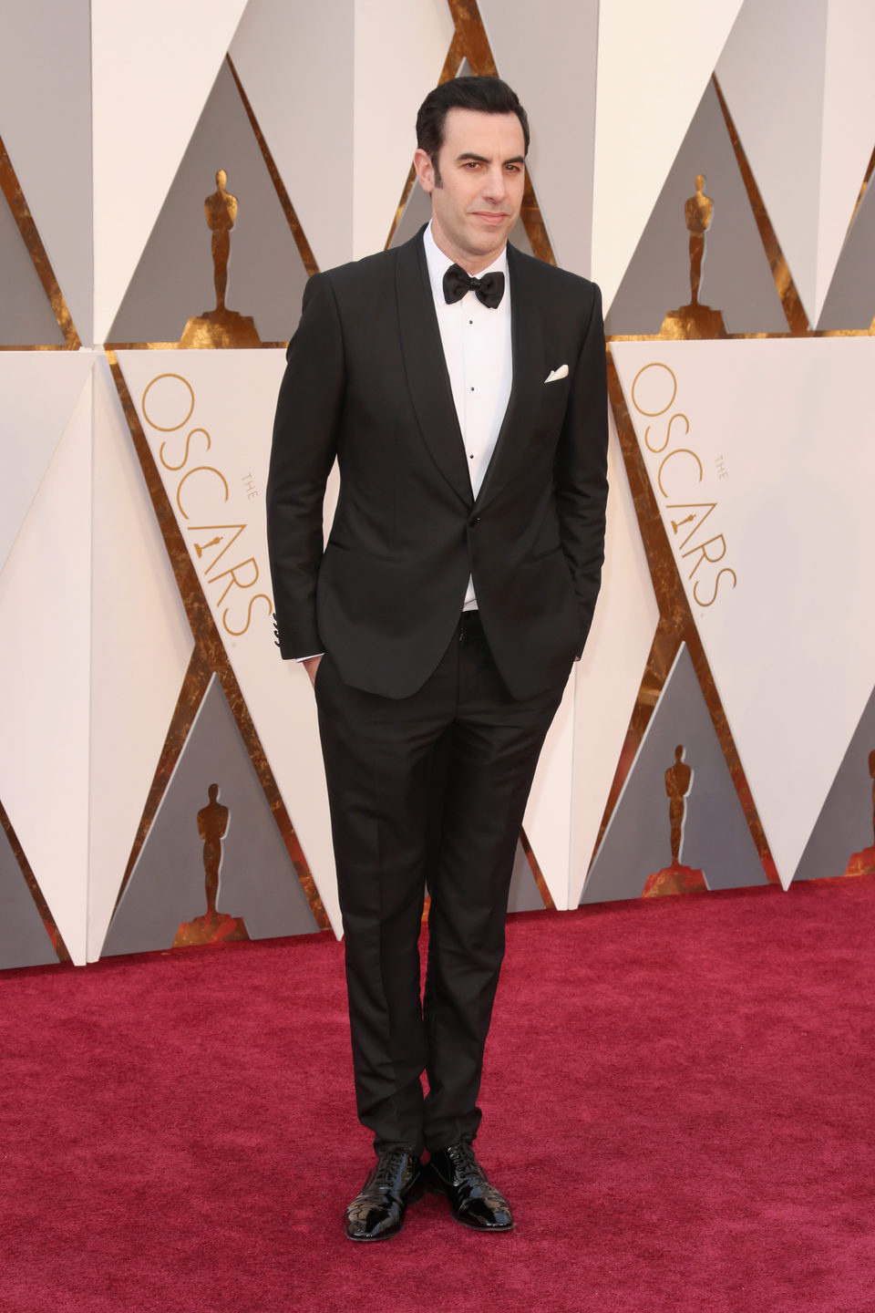 Sacha Baron Cohen at the Oscars 2016 red carpet