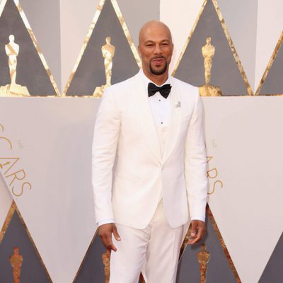 Common at the Oscars 2016 red carpet