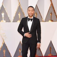 John Legend at the Oscars 2016 red carpet