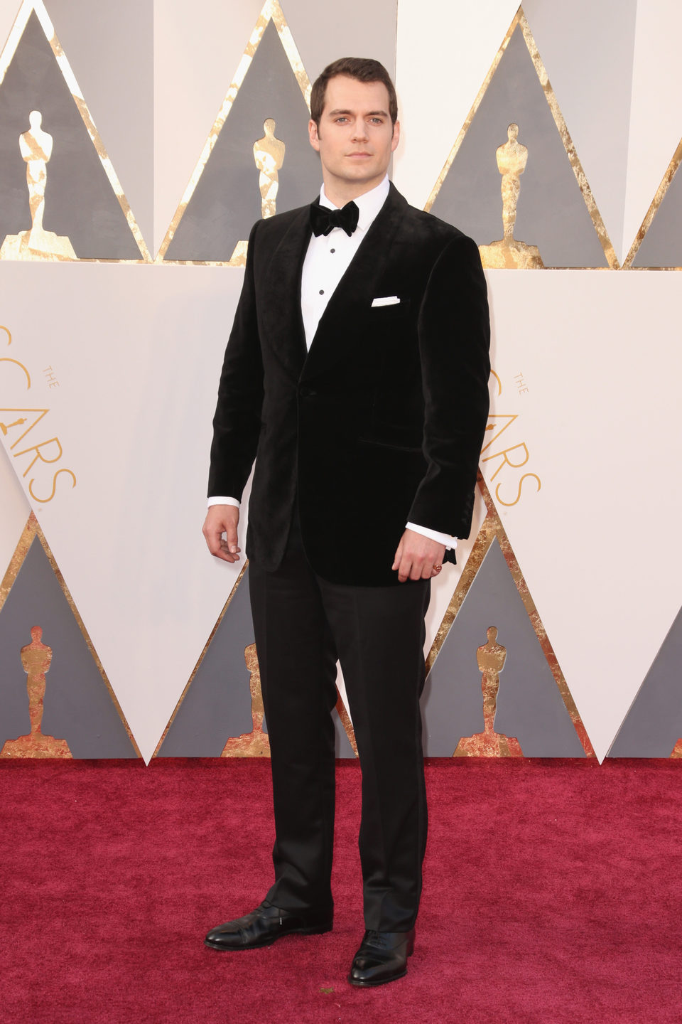 Henry Cavill at the Oscars 2016 red carpet