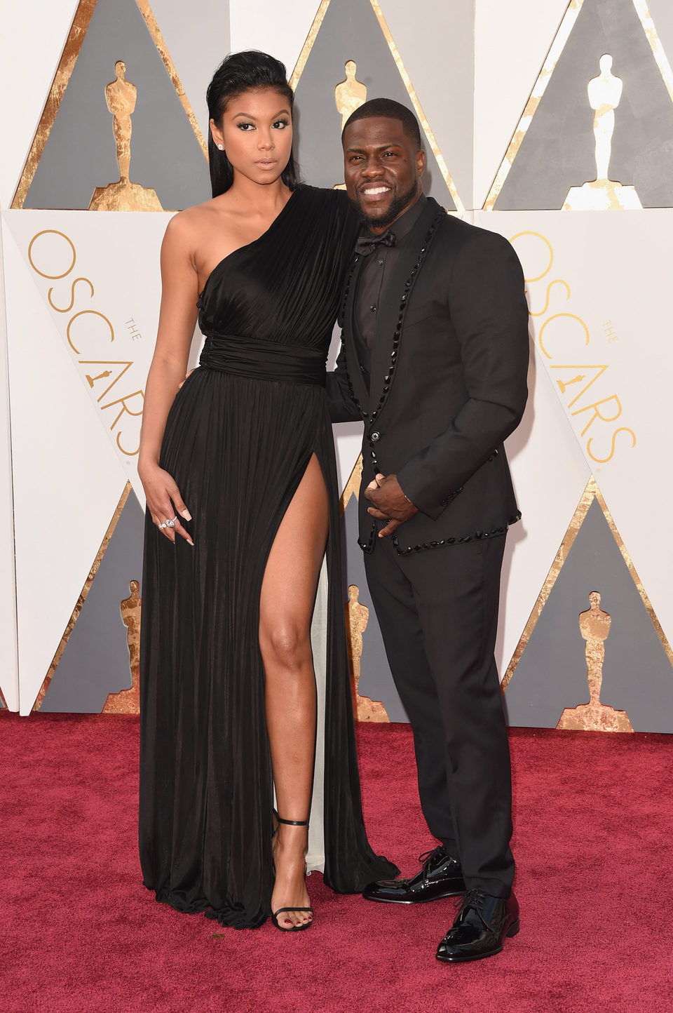 Kevin Hart at the Oscars 2016 red carpet