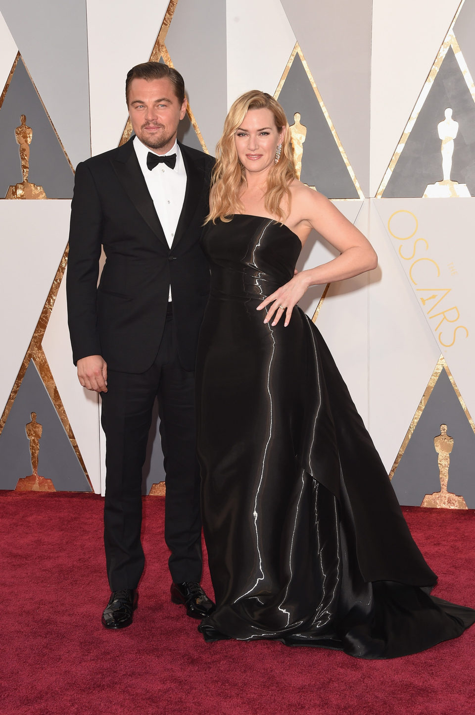 Leonardo DiCaprio and Kate Winslet at the Oscars 2016 red carpet