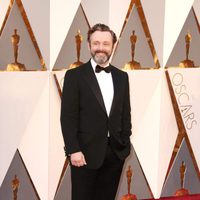 Michael Sheen at the Oscars 2016 red carpet