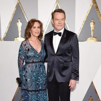 Robin Dearden and Bryan Cranston at the Oscars 2016 red carpet