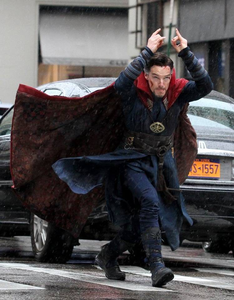 Benedict Cumberbatch ready to attack in 'Doctor Strange' shooting