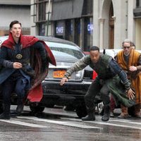 Benedict Cumberbatch and Chiwetel Ejiofor as Doctor Strange and Baron Mordo in defense position