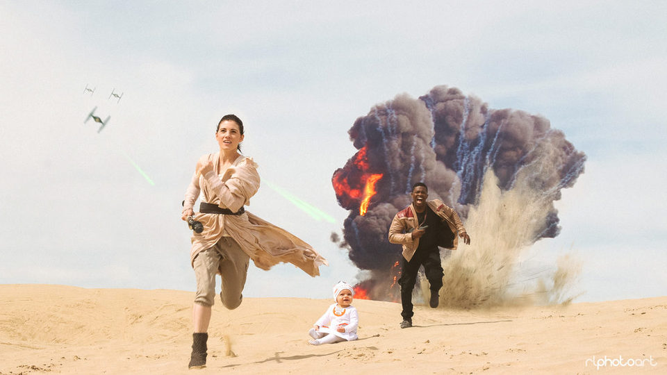 The couple recreates the famous scene from 'The Force Awakens'