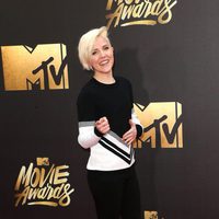 Hannah Hart at the 2016 MTV Movie Awards' red carpet