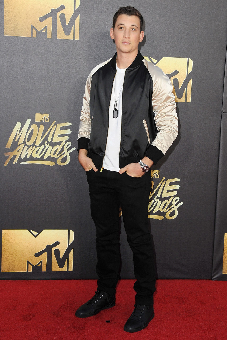 Miles Teller at the 2016 MTV Movie Awards' red carpet