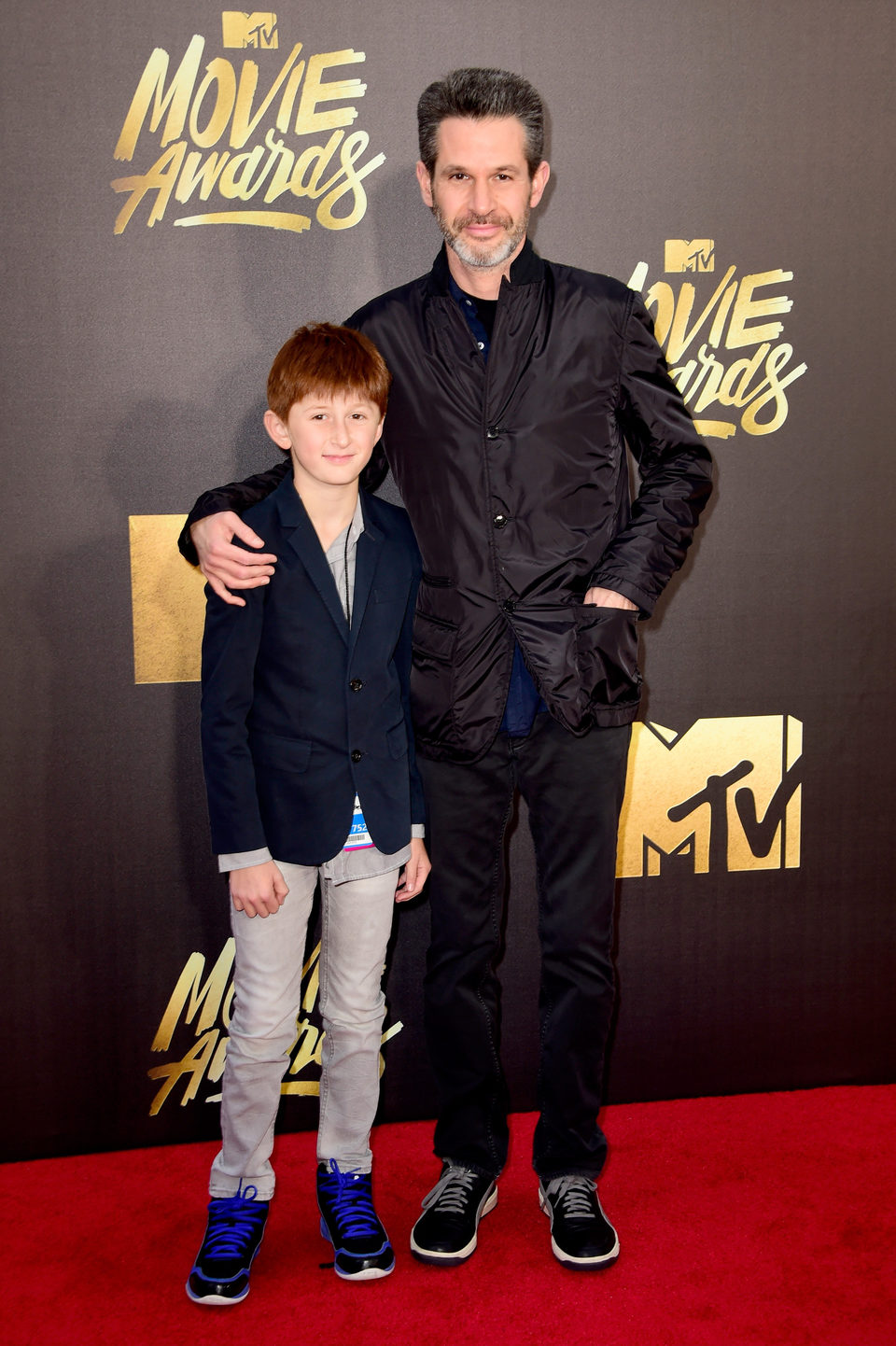 Simon Kinberg and his son at the 2016 MTV Movie Awards' red carpet