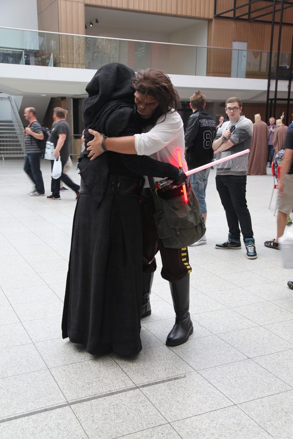 Chewbacca and Kylo Ren Cosplay in Star Wars Celebration 2016