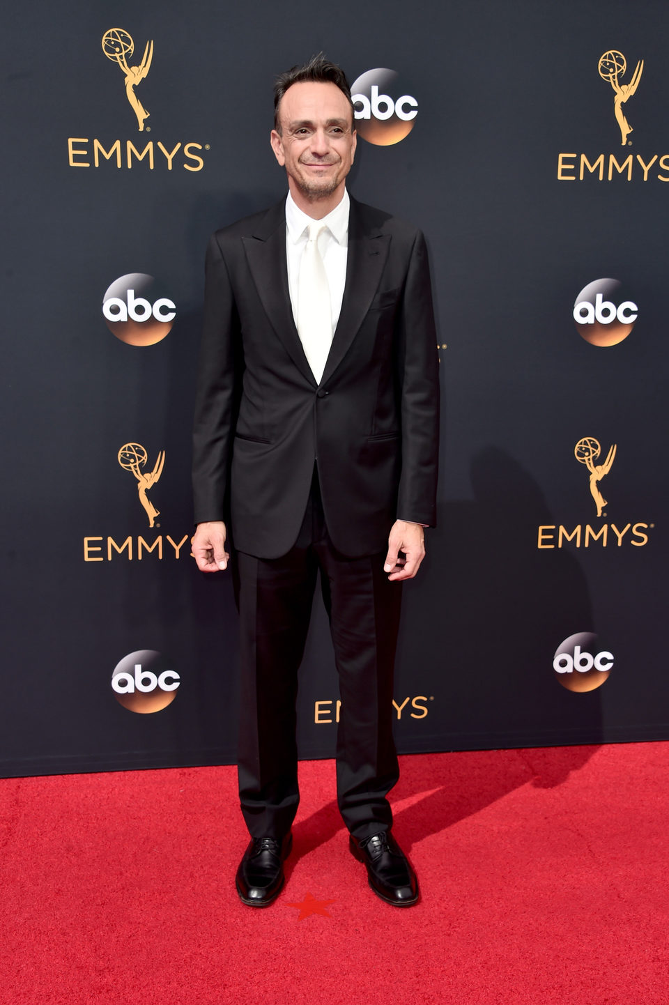 Hank Azaria at the Emmys 2016 red carpet