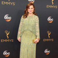 Amy Poehler at Emmy 2016 red carpet