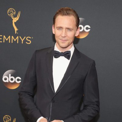 Tom Hiddleston at Emmy 2016 red carpet