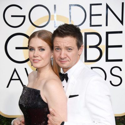 Jeremy Renner, Amy dams at the 2017 Golden Globes red carpet