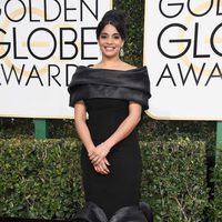 Amara Karan at Golden Globes 2017 red carpet