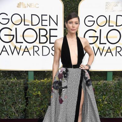 Jessica Biel at Golden Globes 2017 red carpet