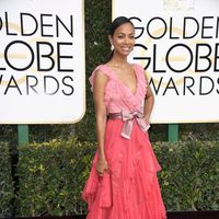 Zoe Saldana at Golden Globes 2017 red carpet