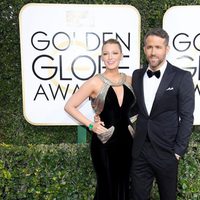 Ryan Reynolds and Blake Lively at Golden Globes 2017 red carpet