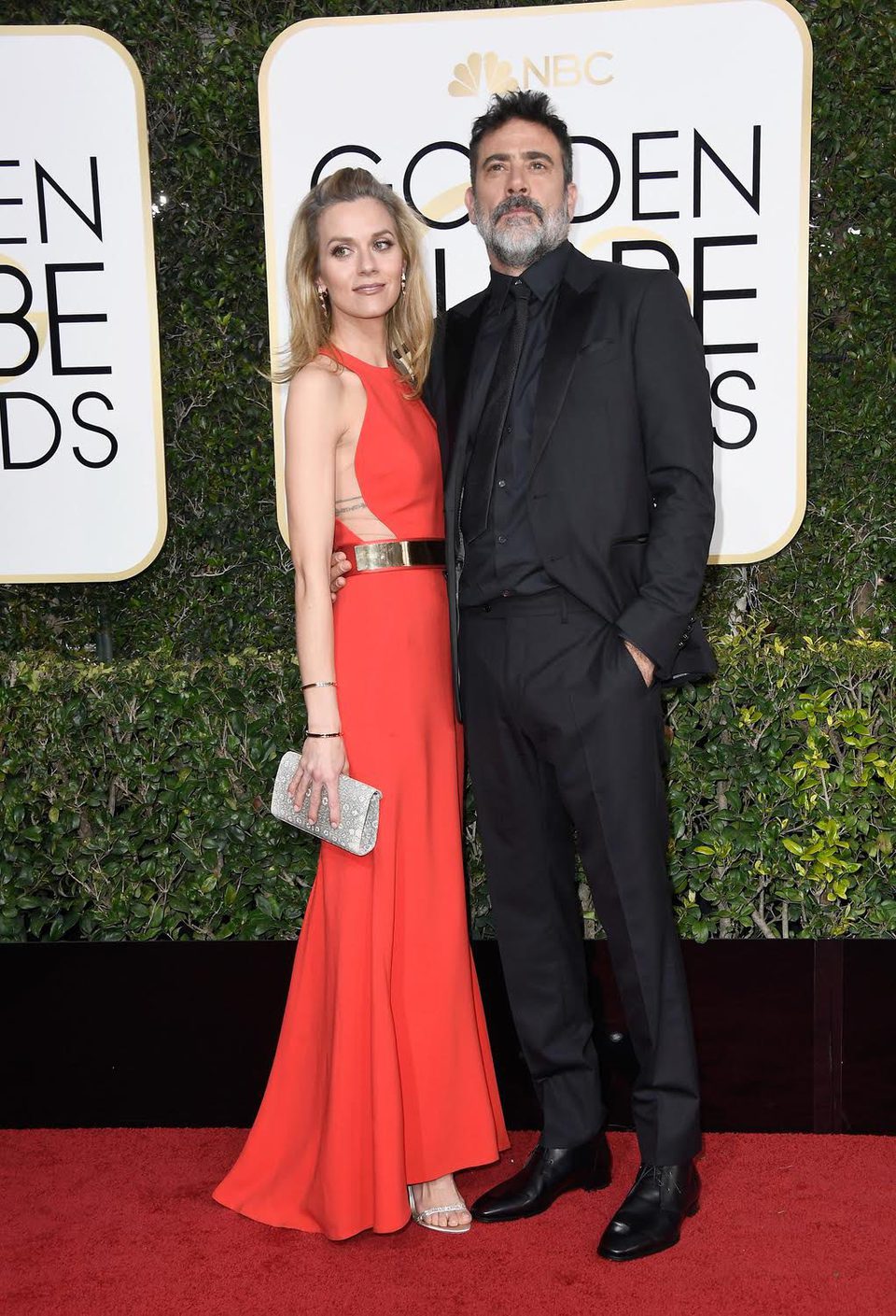 Jeffrey Dean Morgan and Hilarie Burton at Golden Globes 2017 red carpet