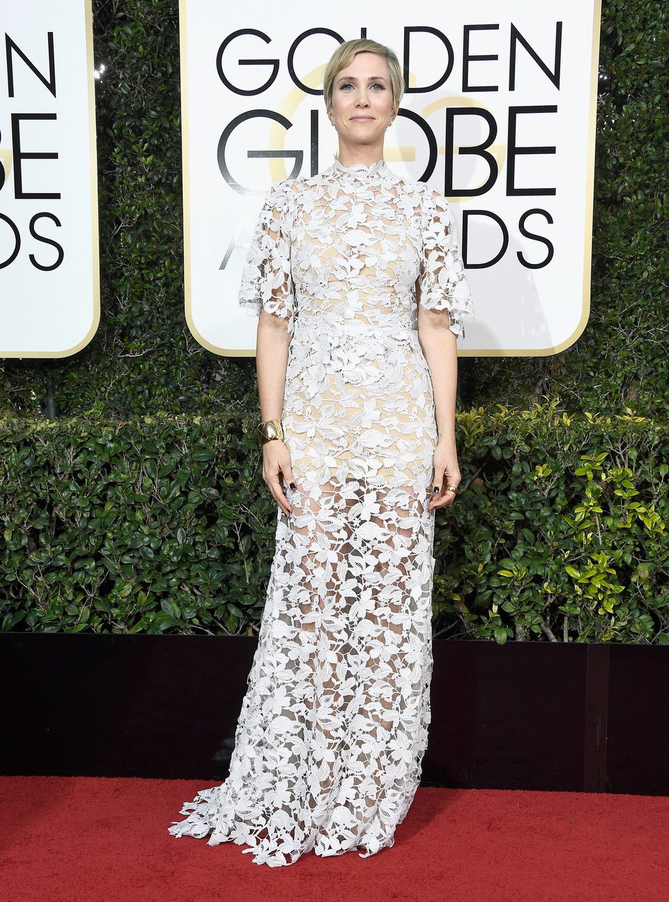 Kristen Wiig at Golden Globes 2017 red carpet