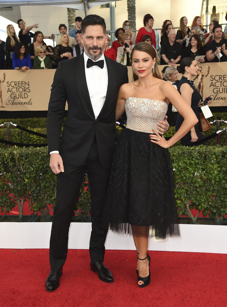 Sofía Vergara and Joe Maganiello at the red carpet of SAG Awards 2017