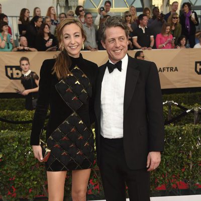 Hugh Grant and Anna Eberstein on the red carpet of SAG Awards 2017