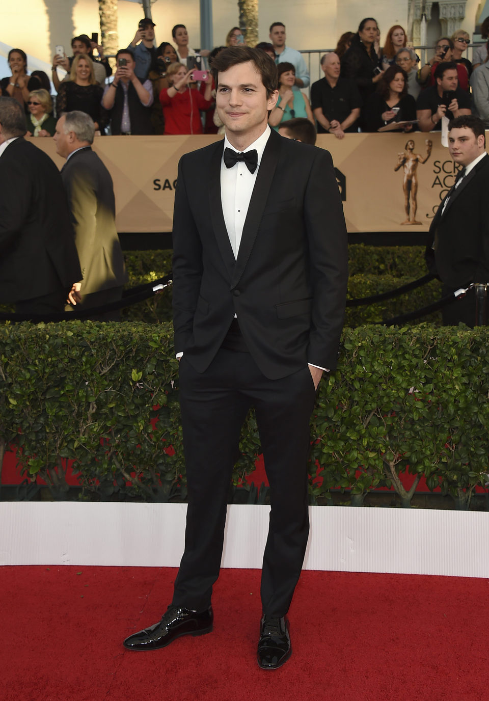 Ashton Kutcher on the red carpet of SAG Awards 2017