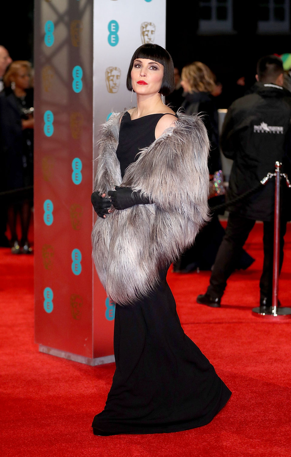 Noomi Rapace is a femme fatale at the BAFTAs 2017 red carpet