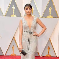 Olivia Culpo at the 2017 Oscars red carpet