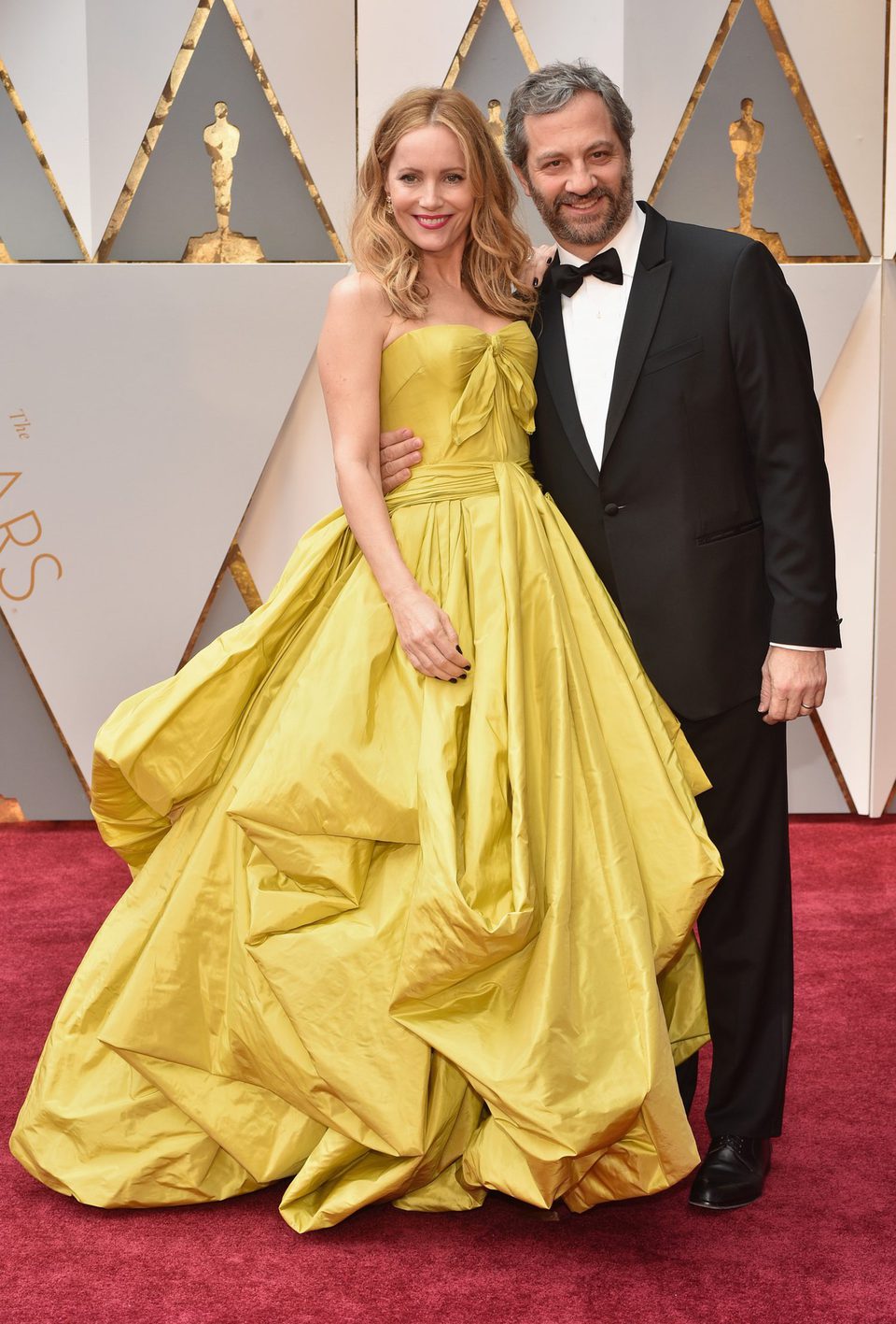 Leslie Mann and Judd Apatow at the 2017 Oscars red carpet