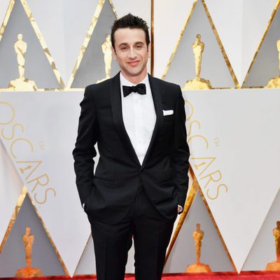 Justin Hurwitz at the Oscars 2017 red carpet