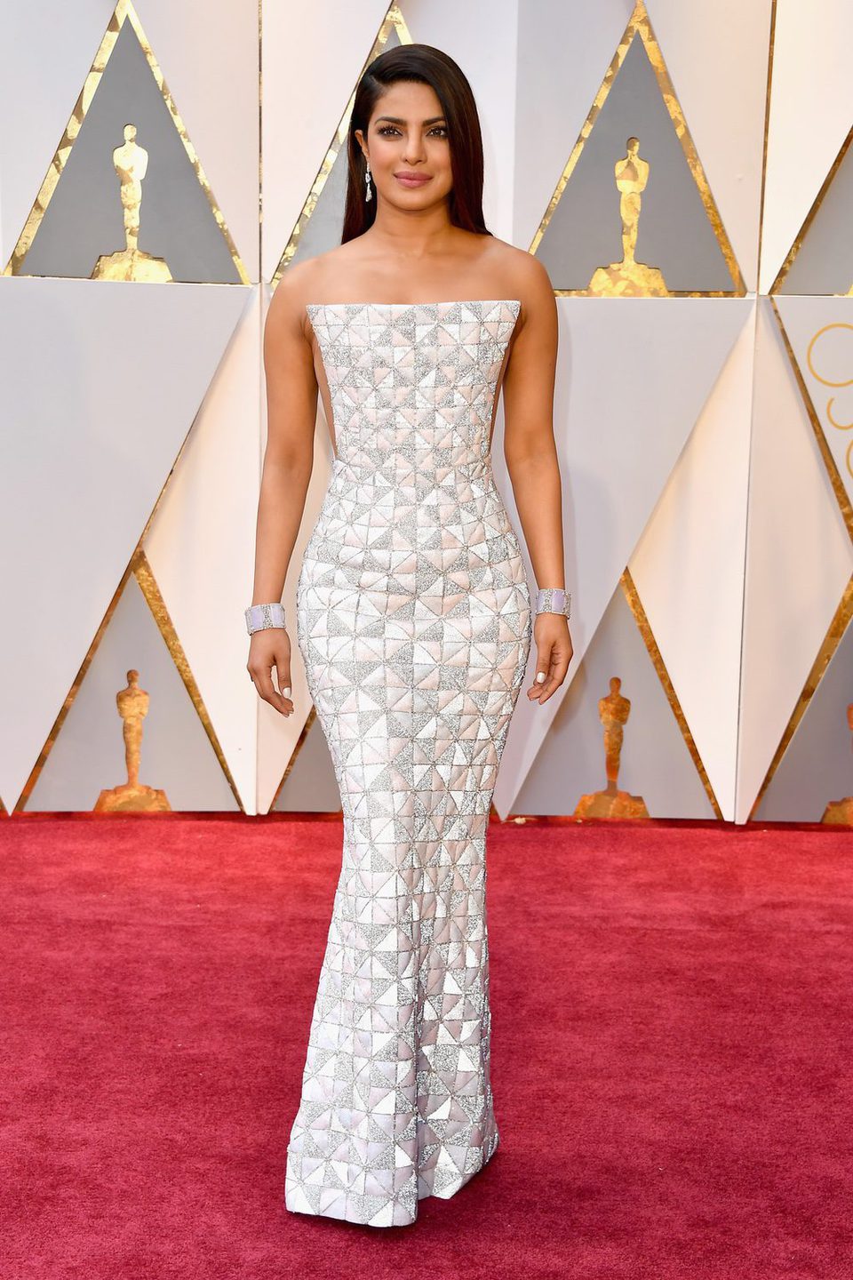 Priyanka Chopra at the red carpet of the Oscars 2017