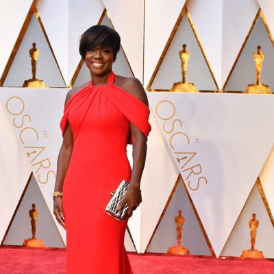 Viola Davis at the red carpet of the Oscars 2017