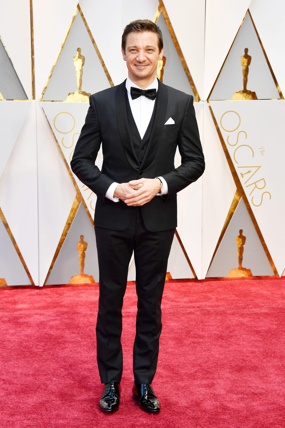 Jeremy Renner at the Oscars 2017 red carpet