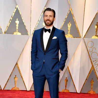 Chris Evans at the red carpet of the Oscars 2017