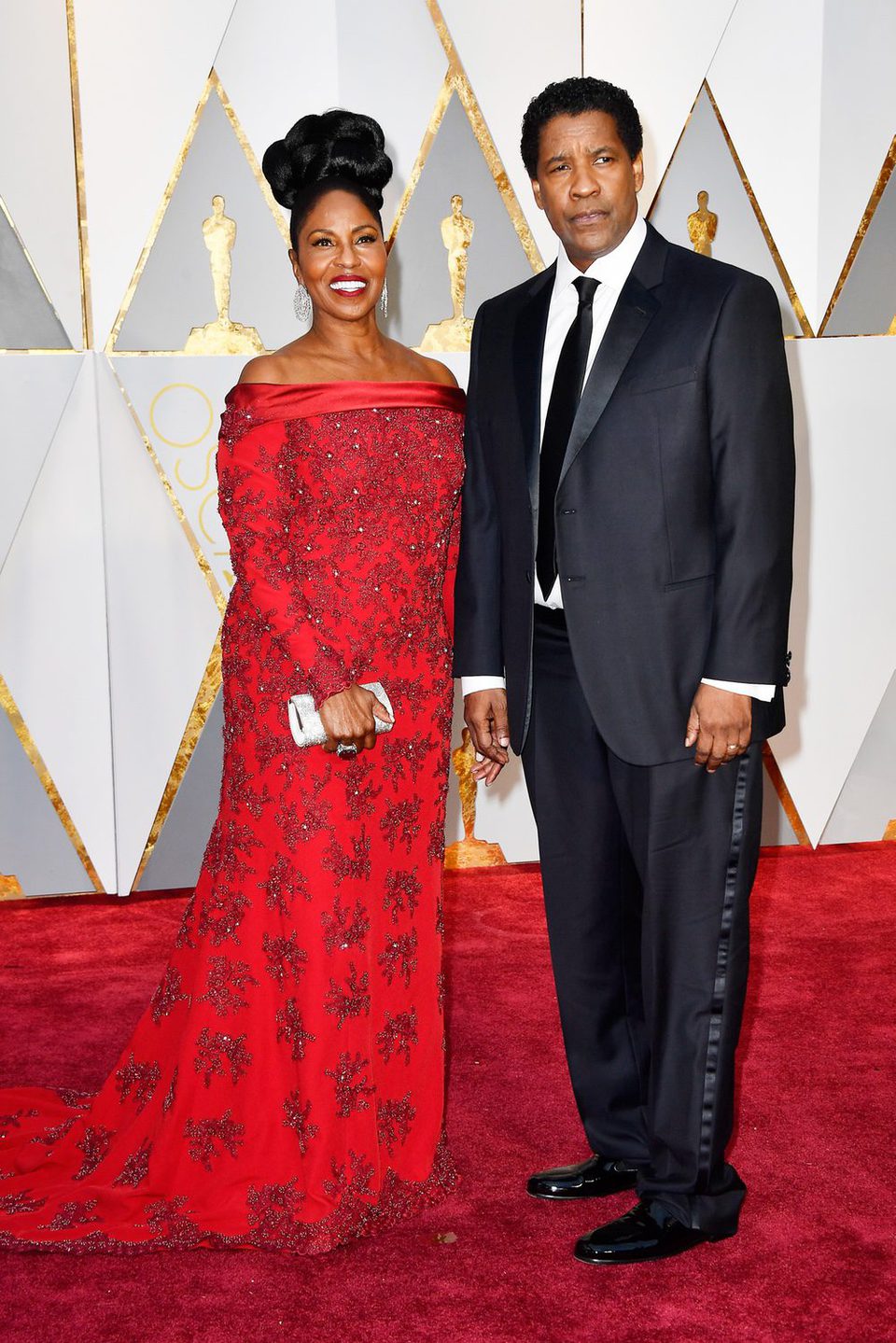 Denzel Washington and Pauletta Washington at the red carpet of the Oscars 2017