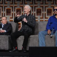 Warwick Davis, Anthony Daniels y Billy Dee Williams in the Star Wars Celebration