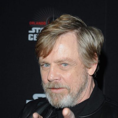 Mark Hamill pointing in the Star Wars Celebration