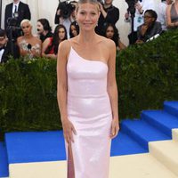 Gwyneth Paltrow on Met Gala red carpet 2017