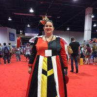 Fan dressed up like the Red Queen in D23