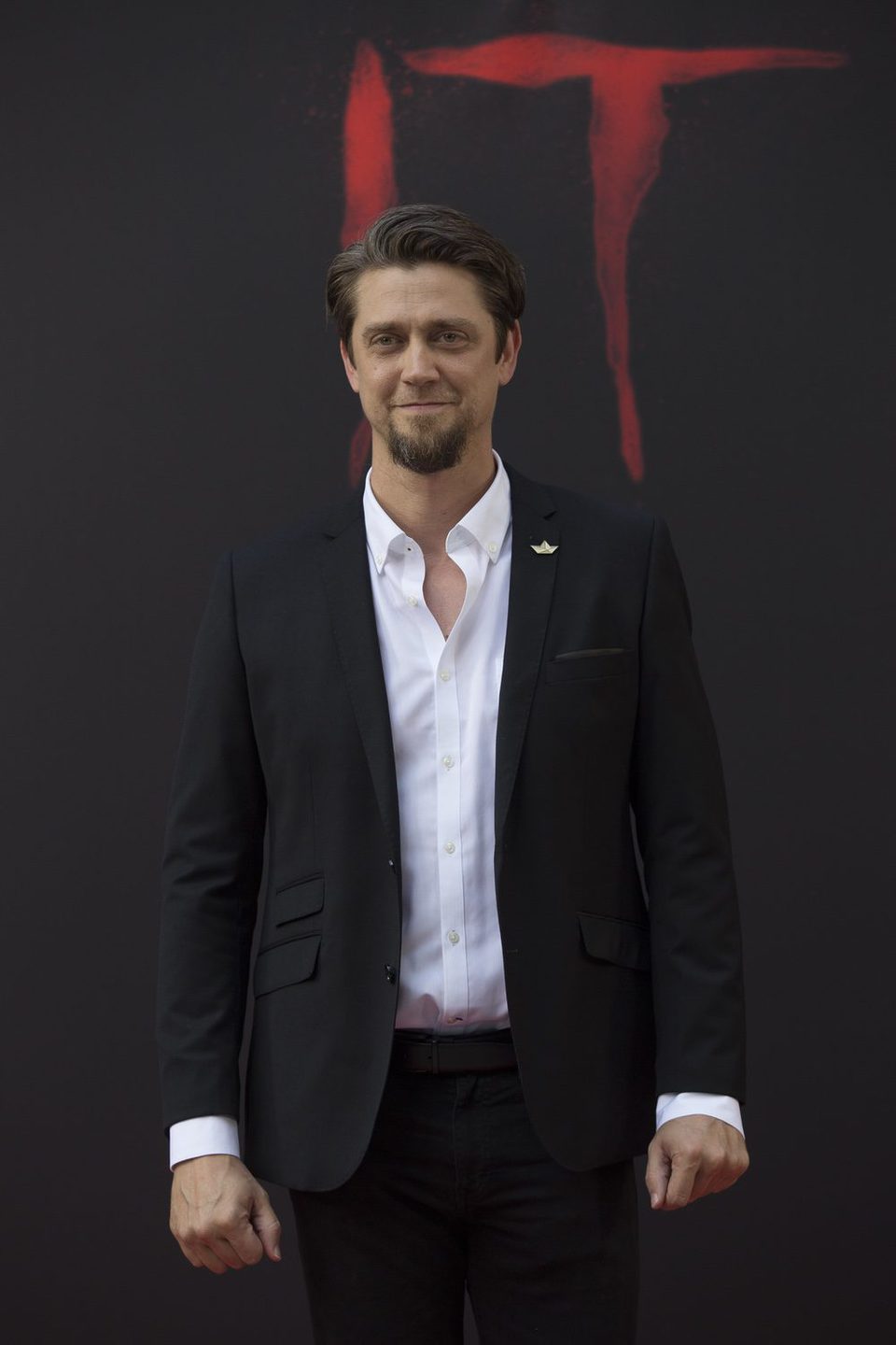 Andy Muschietti maintains his composture during the presentation of 'It' in Madrid