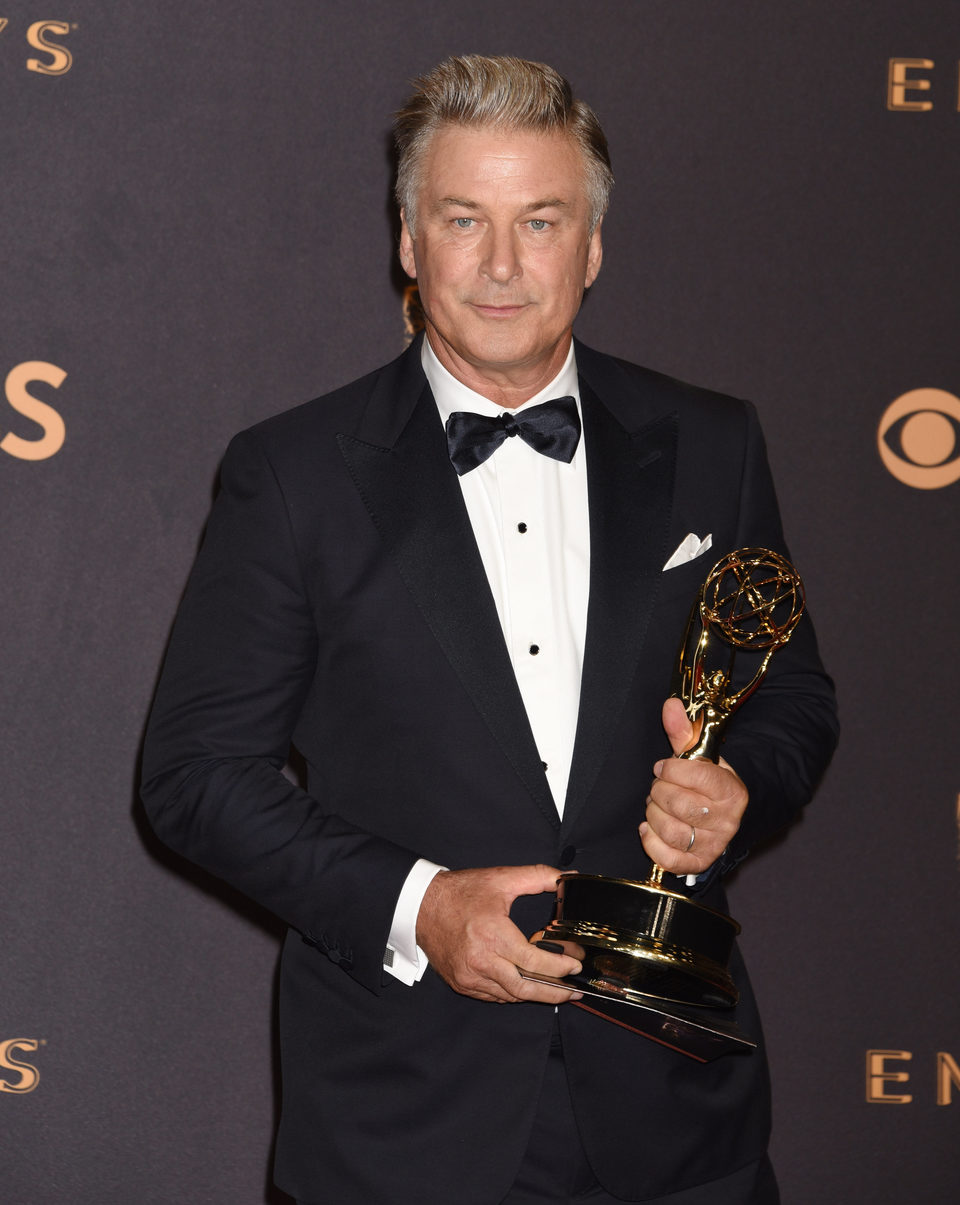 Alec Baldwin with his Emmy 2017 for Best Supporting Actor in a Comedy Series