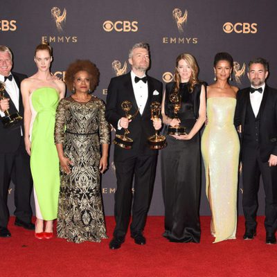 The 'San Junipero' team with their two Emmy 2017 for best movie for television and best script