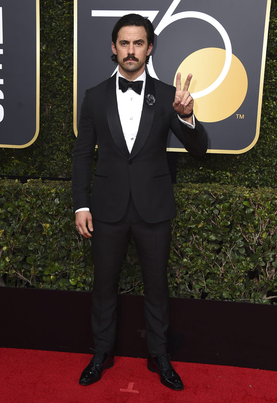 Milo Ventimiglia at the golden globe's red carpet 2018