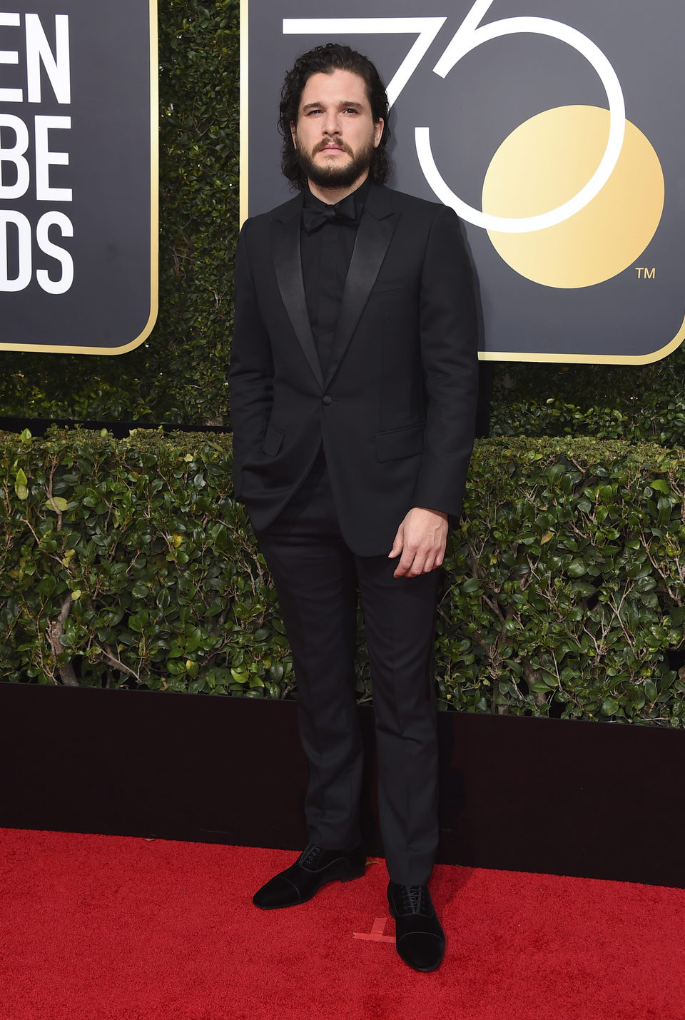 Kit Harington at the Golden Globes 2018 red carpet