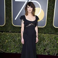 Lena Headey at the Golden Globes 2018 red carpet