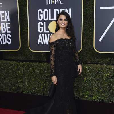 Penelope Cruz at the red carpet of the Golden Globes 2018