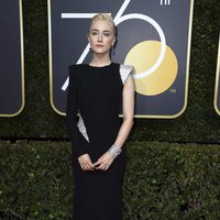 Saoirse Ronan at the Golden Globes 2018 red carpet